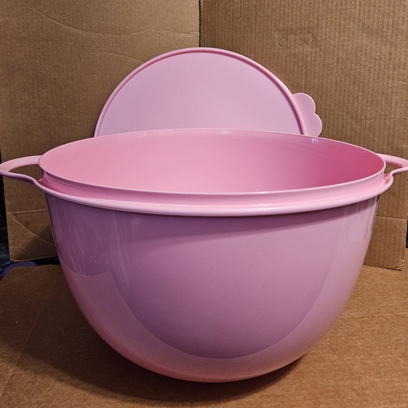 Tupperware Kitchen Tupperware Jumbo Thatsa Bowl Poshmark